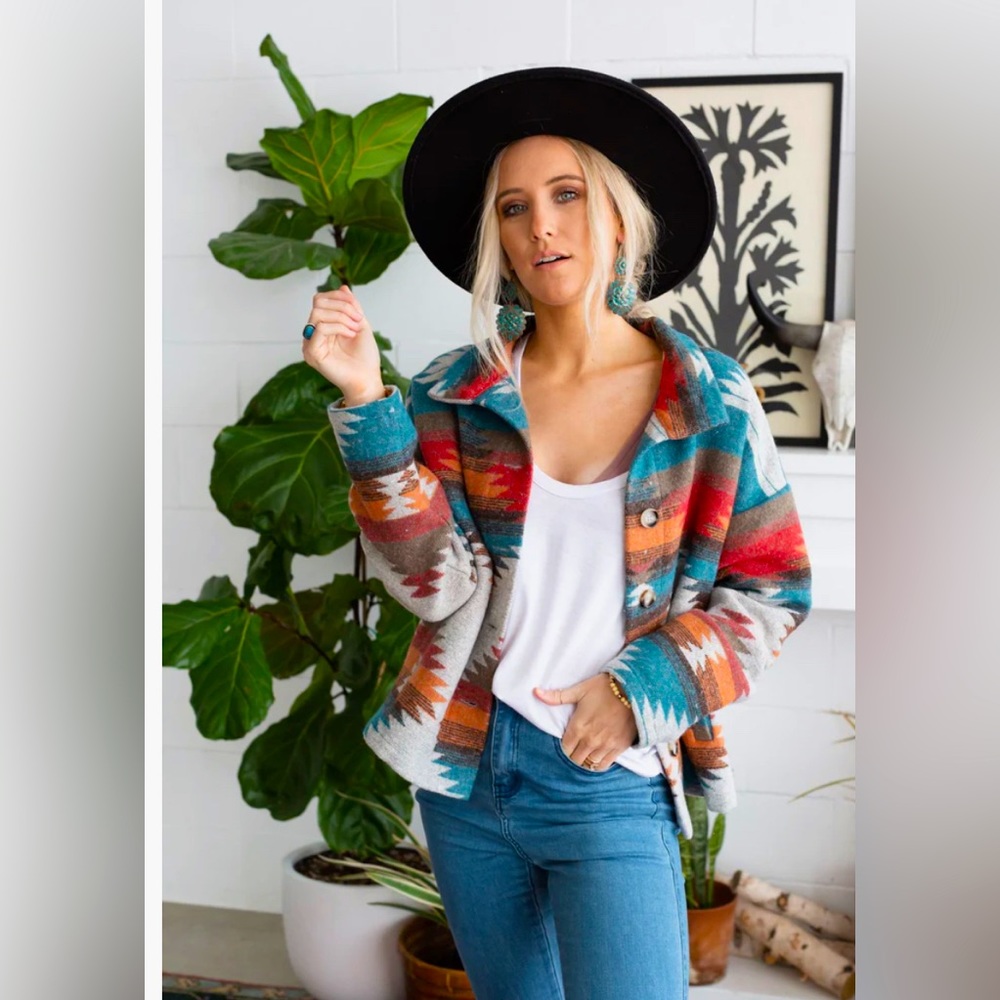 My girlfriends closet| Aztec shacket| Medium